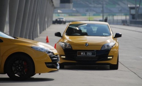 renault megane sport 250 cup trophee. With a Cup chassis that